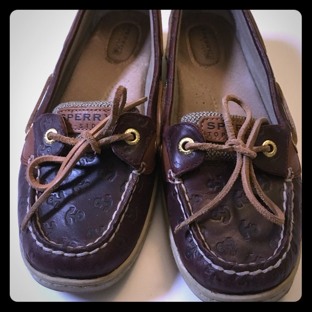 Sperry Topsider size 8.5 (women’s)